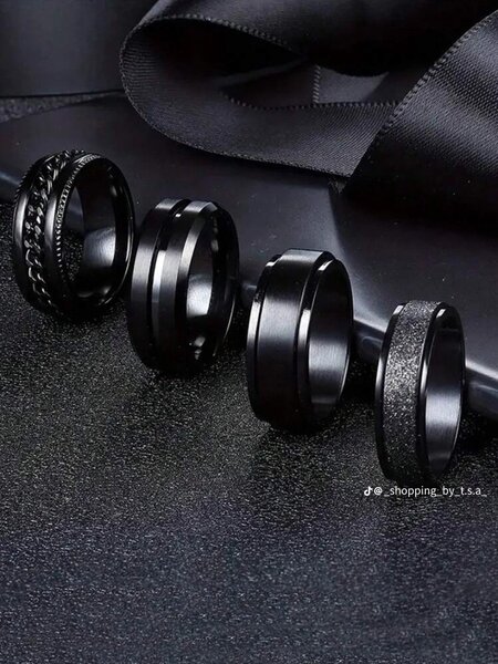 Bague en acier inoxydable moderne