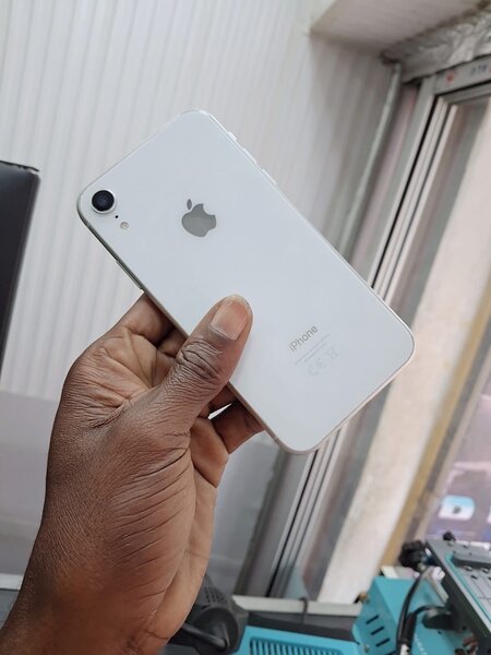 iPhone XR Blanc 128Go