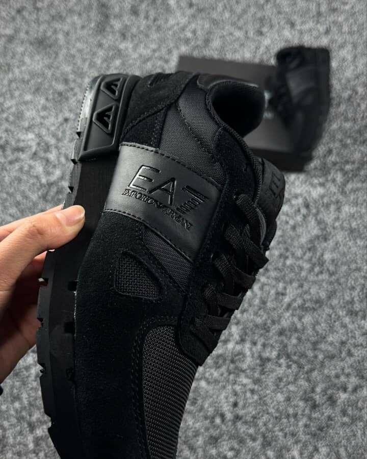 Chaussures de sport noires EA7