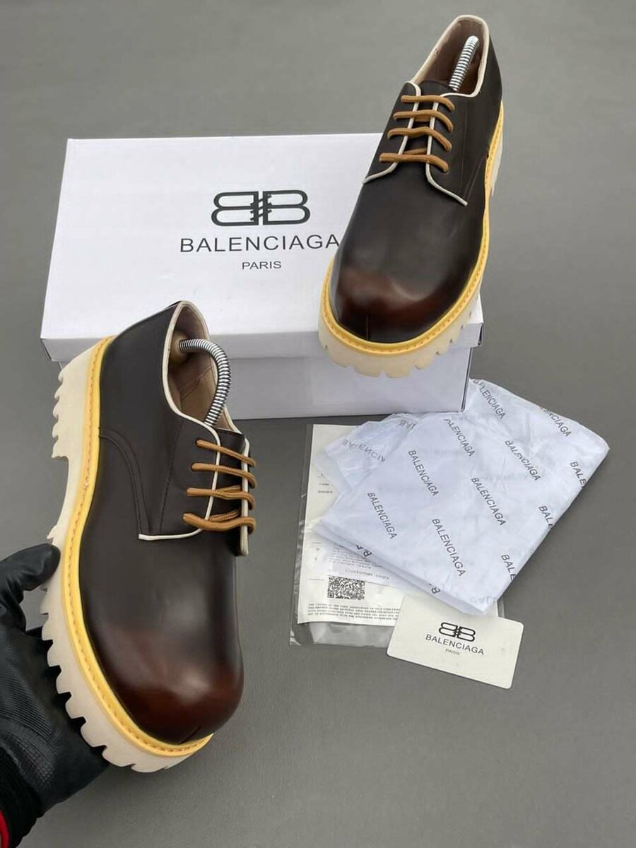 Chaussures en cuir Balenciaga