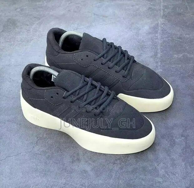 ADIDAS SNEAKER