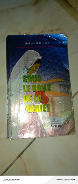 Sous le voile de la mariée