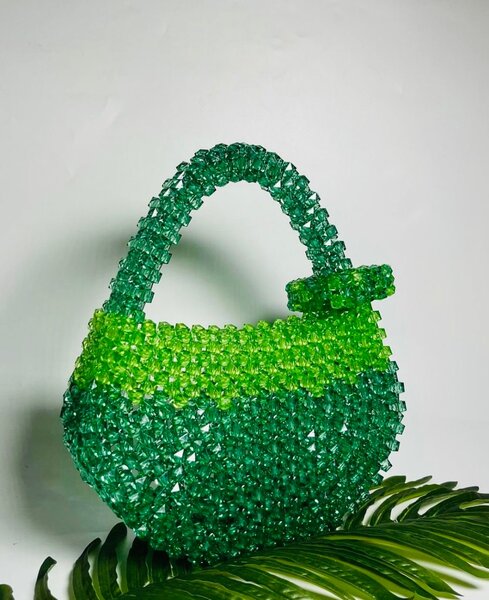 Sac à main perles vertes