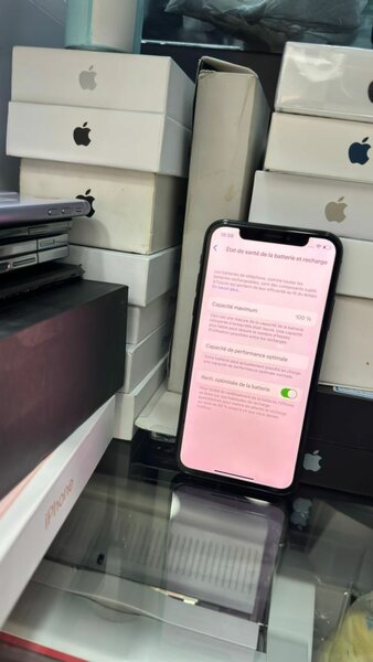 *iphone X 64giga tout passe prix : 90.000