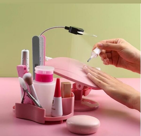 Table de manicure ensemble.