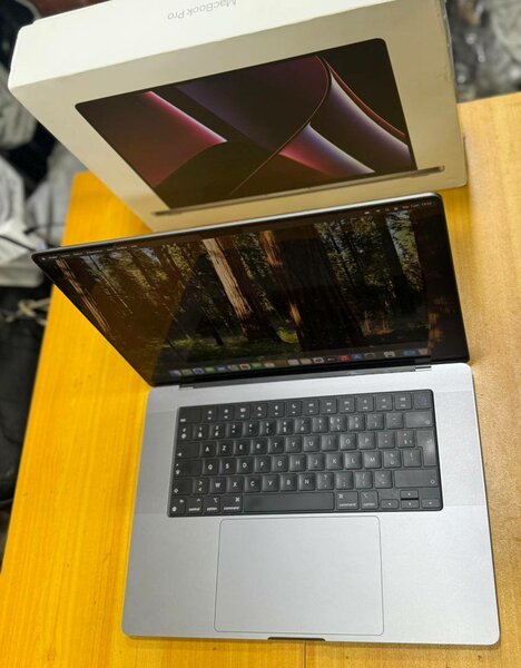 macbook m2 pro 2023