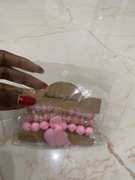 Bracelets en perles roses