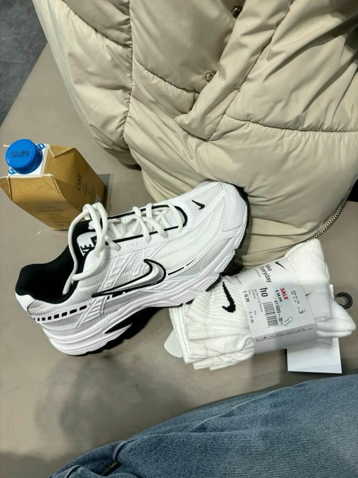 NIKE INITIATOR