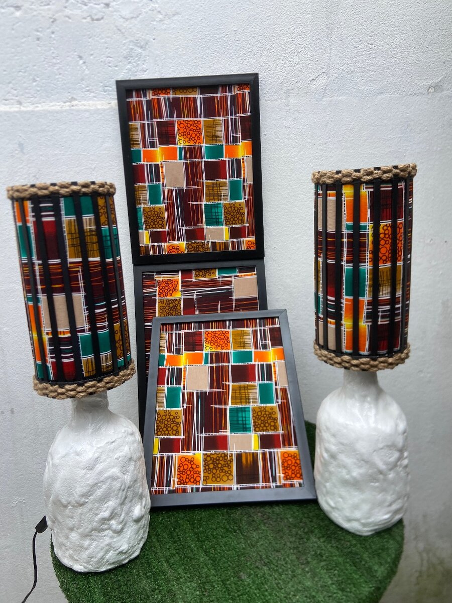 Ensemble de lampes et cadres colorés