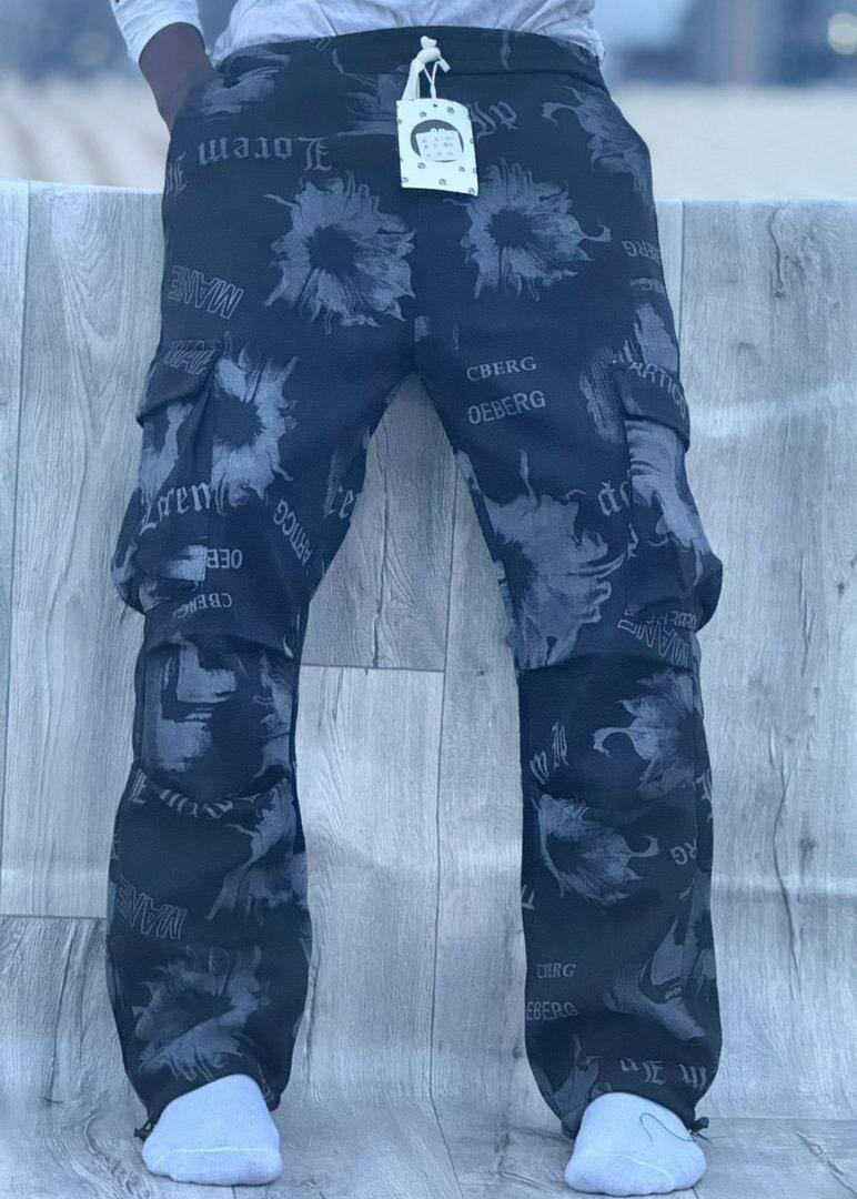 Pantalons cargo motif floral