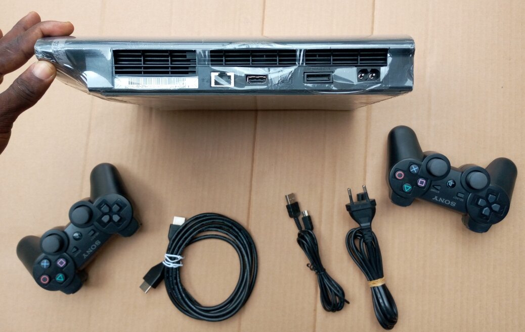 PS3 Ultra slim ( cracké)