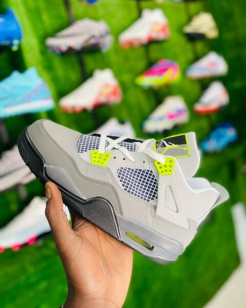 Air Jordan 4