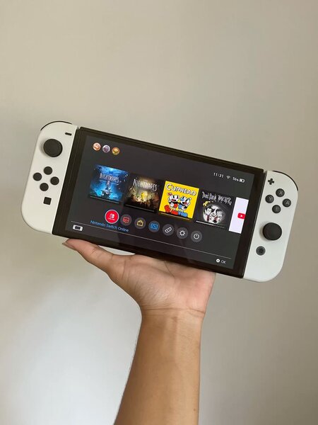 Nintendo Switch OLED blanche