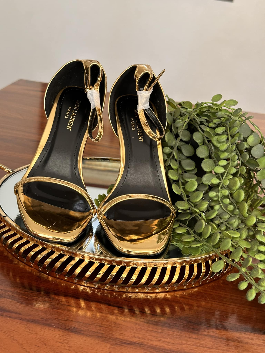 Chaussure jaune