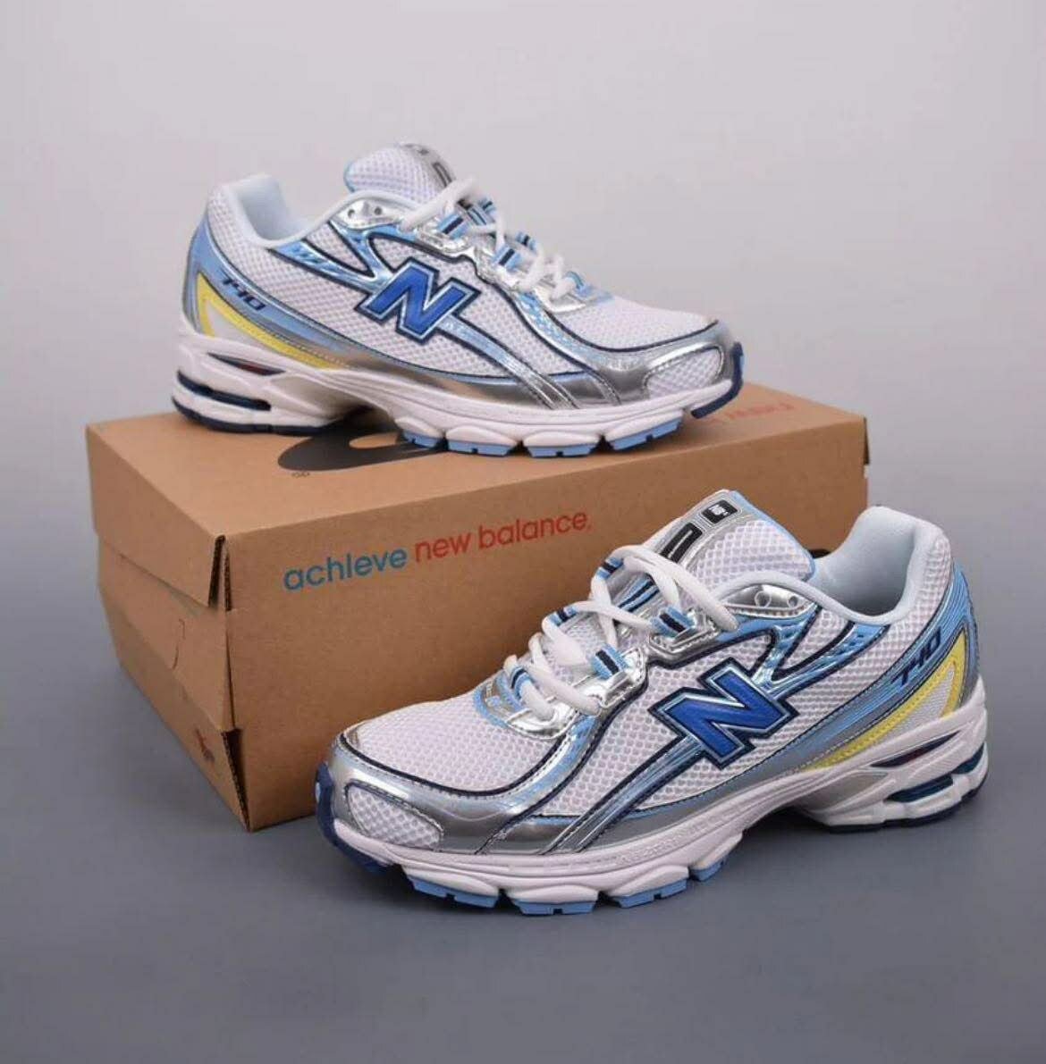 Baskets New Balance 720 Running