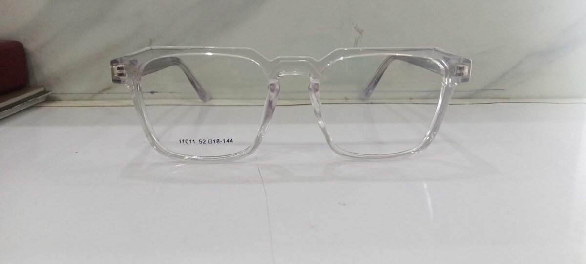 Tr transpernt frame