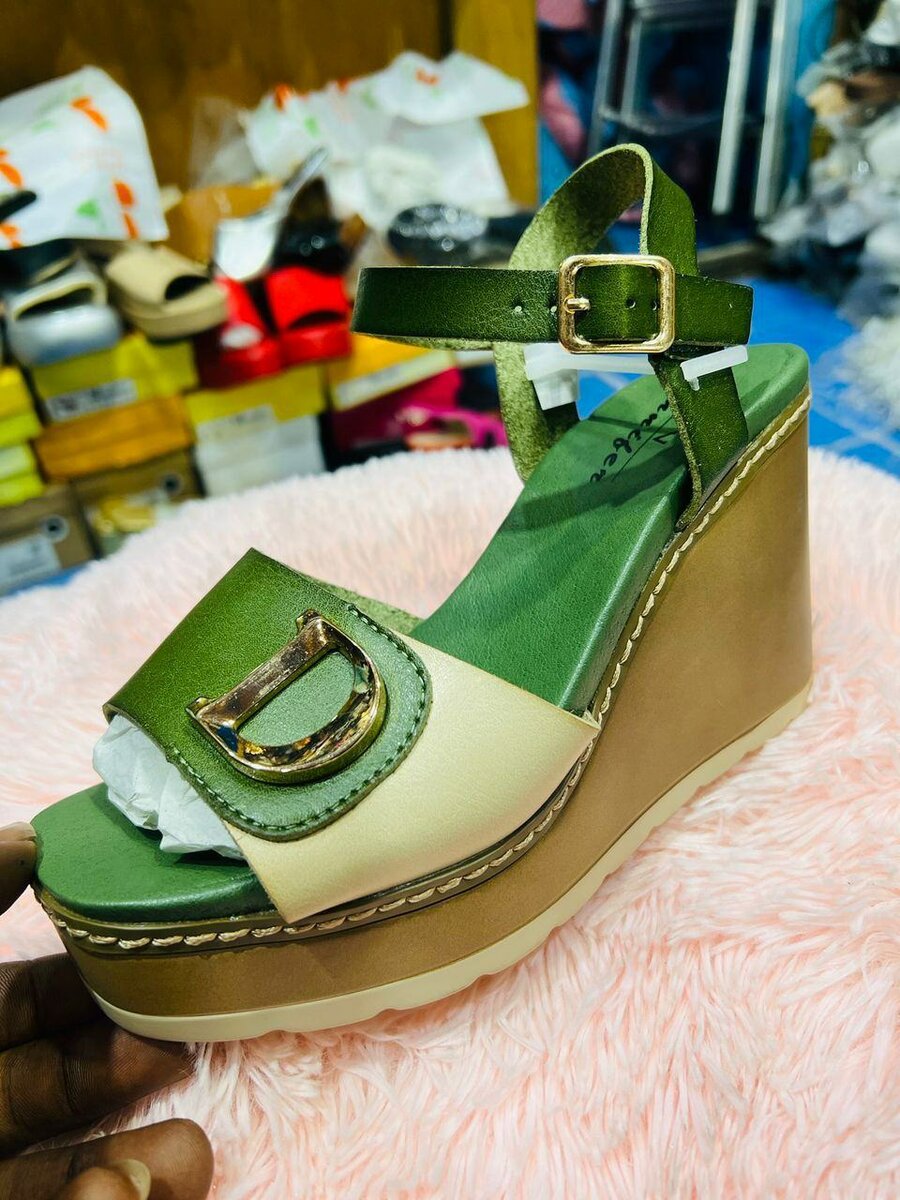 Sandales compensées élégantes pour femmes