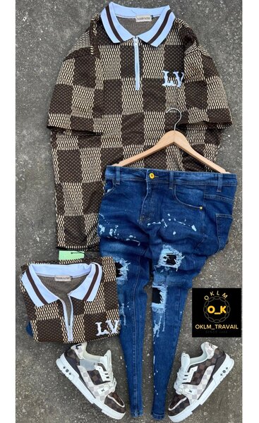 Ensemble moderne en jeans déchiré