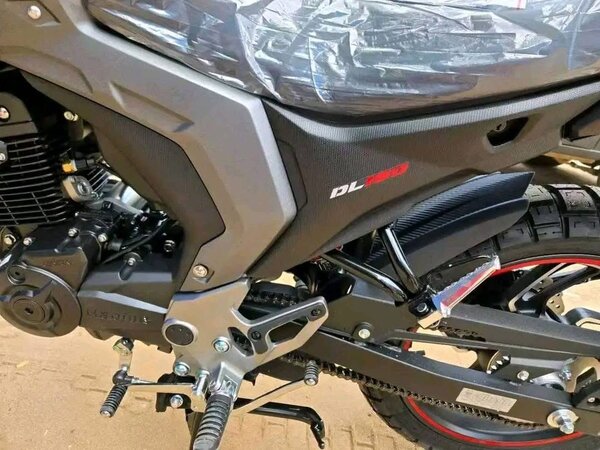 Moto Haouje DL250 Rouge