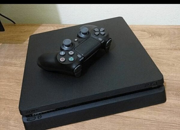 Console PS4 Slim et Manette