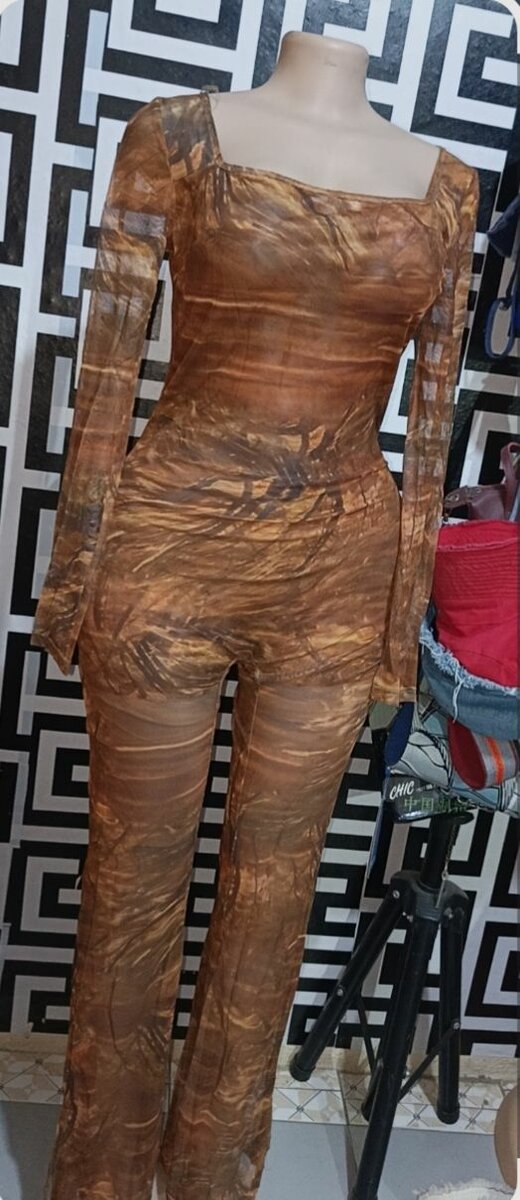 Combinaison moulante élégante