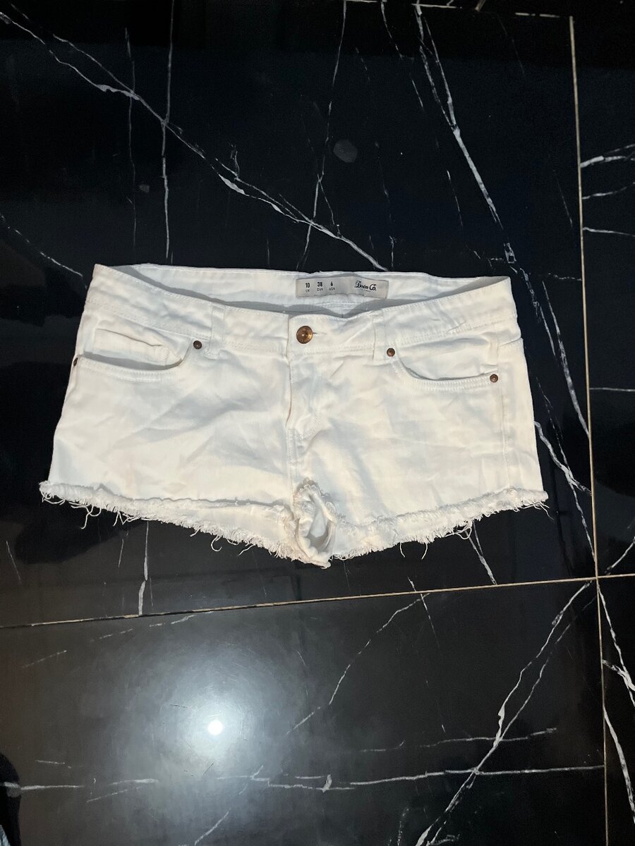 Short jeans