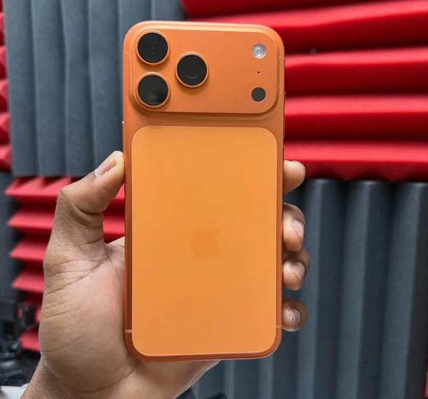 iPhone Orange Édition Spéciale