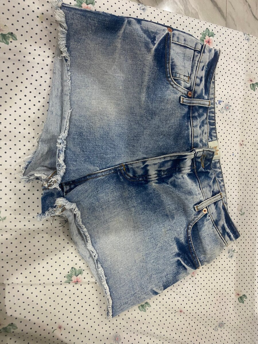 Short en jean délavé