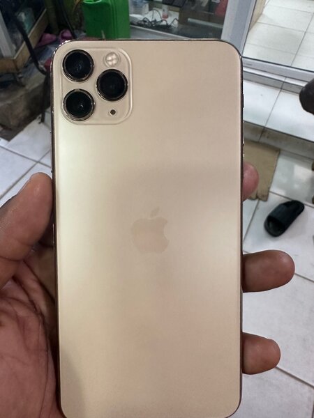 iPhone 11 Pro Max sans idé propre disponible