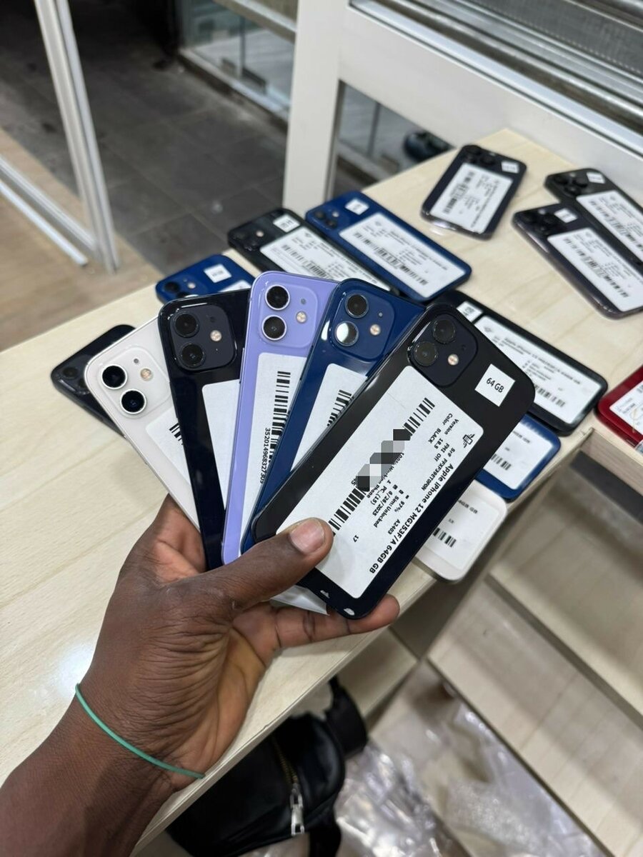 iPhone 12 casi neuf