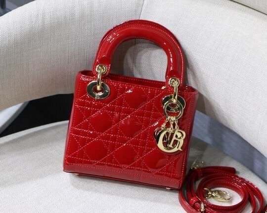 Sac à main élégant Dior