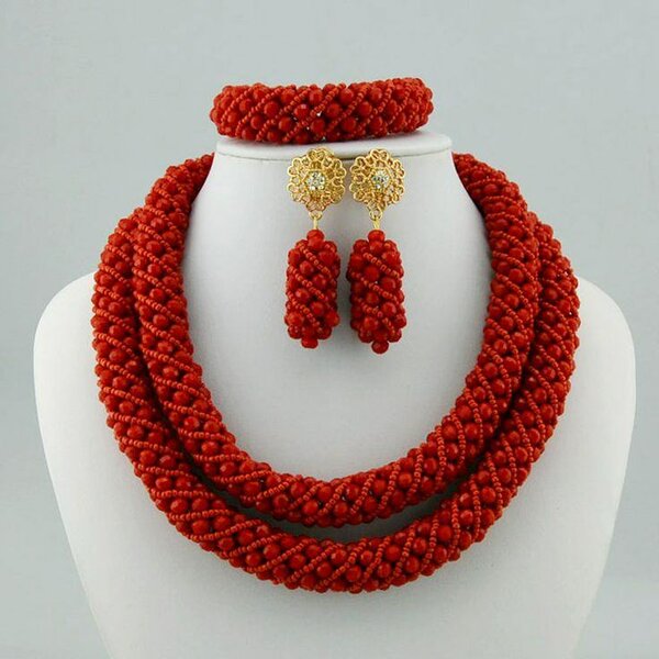 Parure en perles rouges élégante