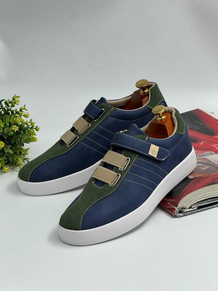 Dress shoes