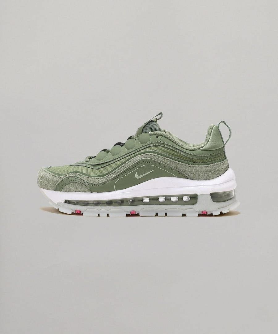 NIKE SNEAKERS