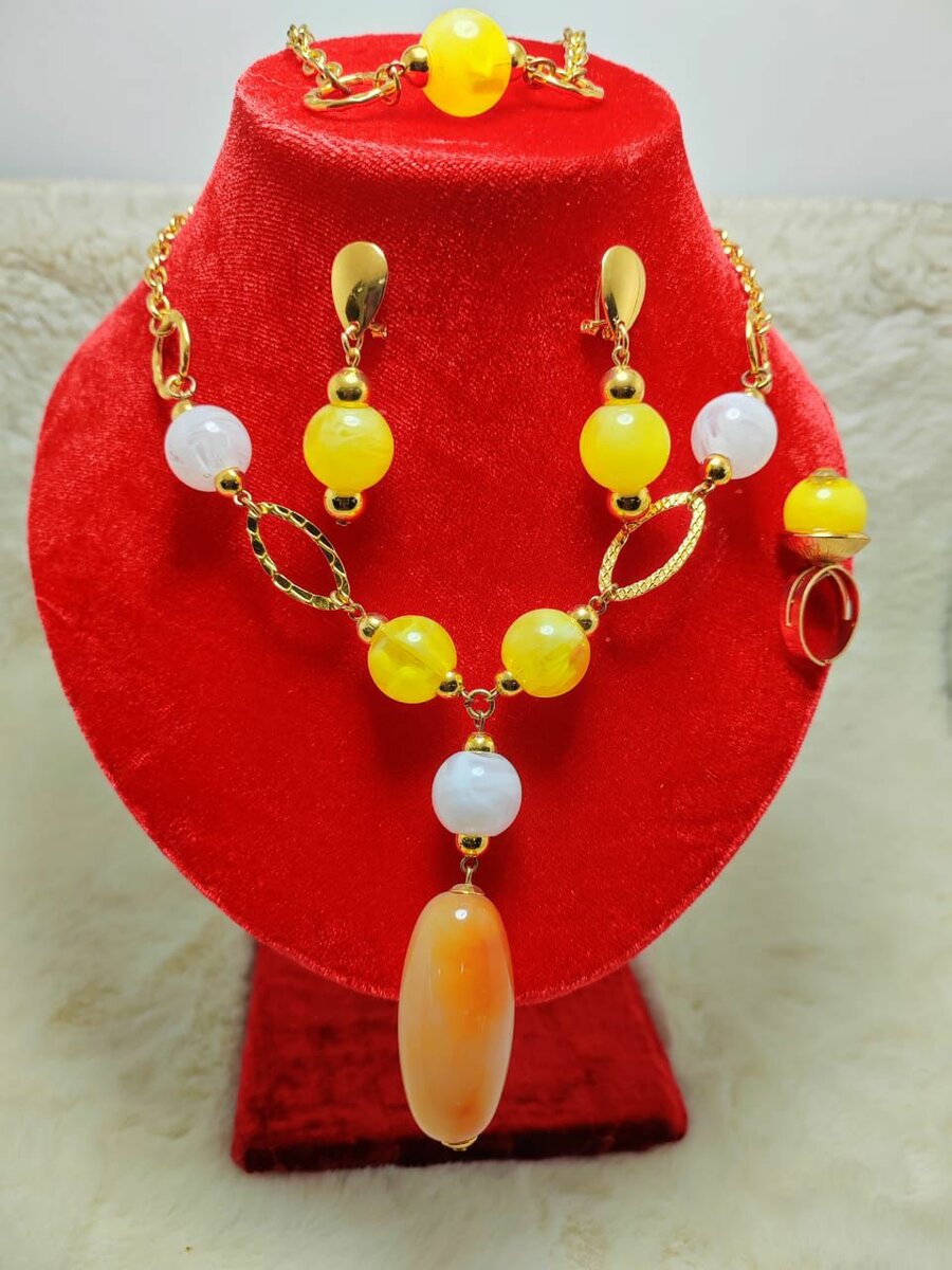 Parure bijou perles dorées