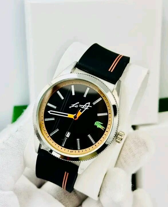 Montres élégantes Lacoste