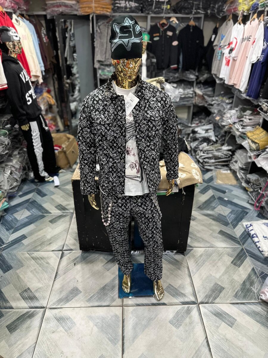 Costume en jean motif
