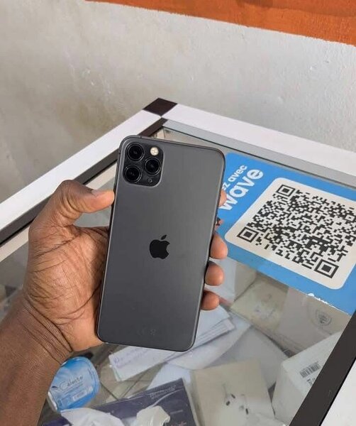iPhone Pro Max avec accessoires