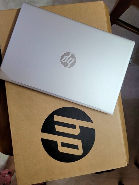 Ordinateur portable HP moderne