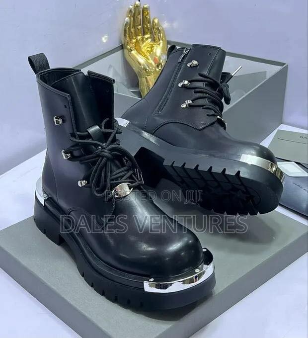 SHOE