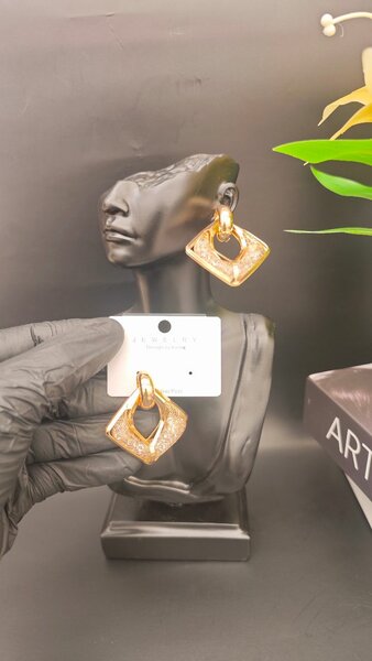 Boucles d'oreilles géométriques dorées