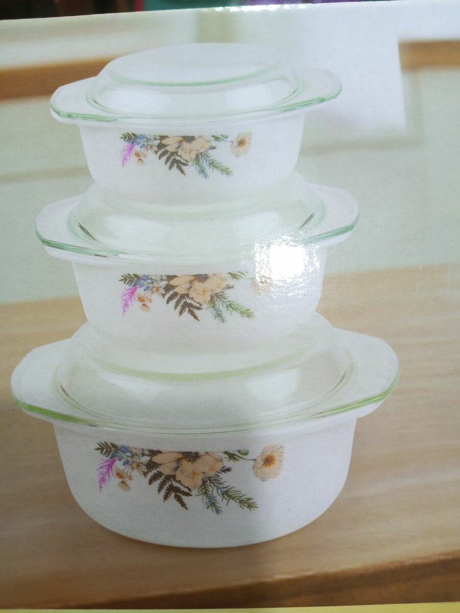 Cocottes en verre décoratives
