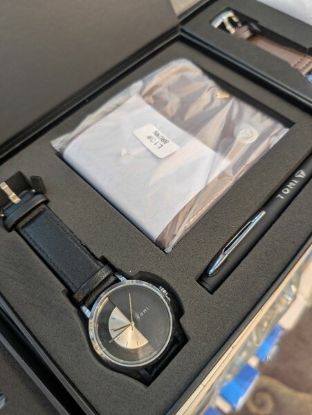 TOMI Gift Box