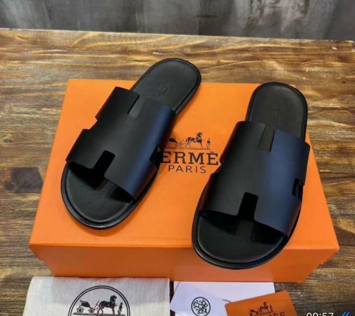 Sandales en cuir noir luxe