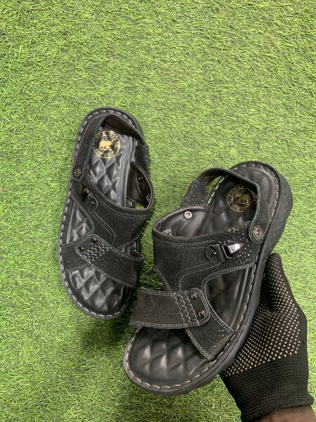 Store reject Foos Sandals