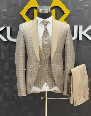 SUIT & TIE