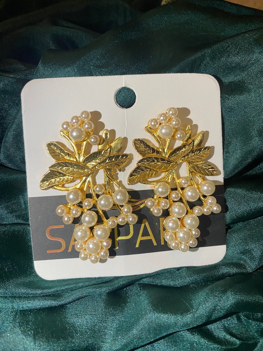 Pearl leaf earrings