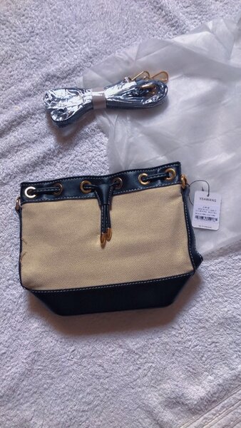 Hand bag