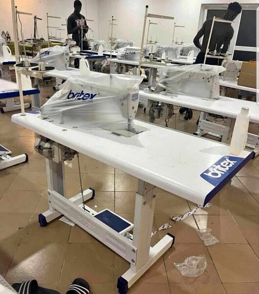 Machine à coudre industrielle