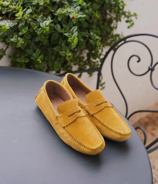 Mocassins en daim jaune